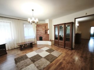 Eladó 130 m²-escsaládi ház Kulcs, Ifjúság utca: 98'900'000 Ft
