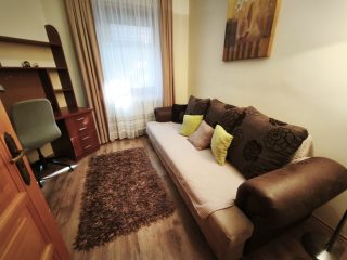 Eladó 130 m²-escsaládi ház Kulcs, Ifjúság utca: 98'900'000 Ft