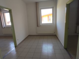 Eladó 1116 m²-esegyéb üzlethelyiség Kulcs, Rákóczi utca: 285'000'000 Ft