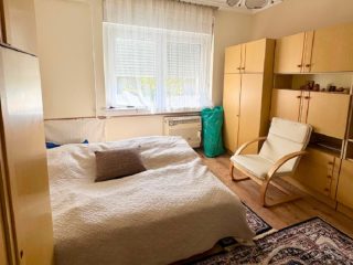 Eladó 110 m²-escsaládi ház Kunszentmiklós, Központhoz közeli utca: 89'000'000 Ft