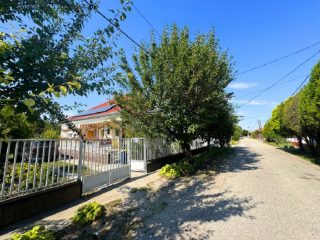 Eladó 110 m²-escsaládi ház Kunszentmiklós, Központhoz közeli utca: 89'000'000 Ft