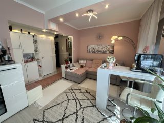 Eladó 60 m²-estársasházi lakás Lajosmizse, Központi elhelyezkedés: 46'900'000 Ft