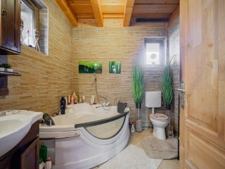 Eladó 205 m²-escsaládi ház Leányfalu, Móricz Zsigmond út: 150'000'000 Ft