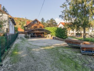 Eladó 205 m²-escsaládi ház Leányfalu, Móricz Zsigmond út: 150'000'000 Ft