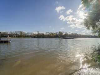 Eladó 205 m²-escsaládi ház Leányfalu, Móricz Zsigmond út: 150'000'000 Ft