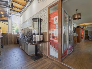 Eladó 435 m²-esvendéglátó egység utcai bejárattal Leányfalu, Móricz Zsigmond út: 460'000'000 Ft