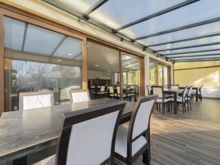 Eladó 435 m²-esvendéglátó egység utcai bejárattal Leányfalu, Móricz Zsigmond út: 460'000'000 Ft