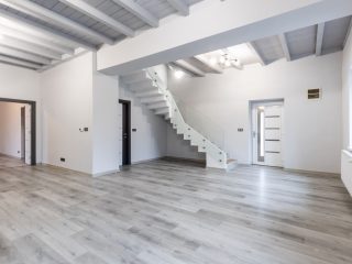 Eladó 140 m²-escsaládi ház Leányfalu, Móricz Zsigmond utca: 129'900'000 Ft