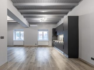 Eladó 140 m²-escsaládi ház Leányfalu, Móricz Zsigmond utca: 129'900'000 Ft