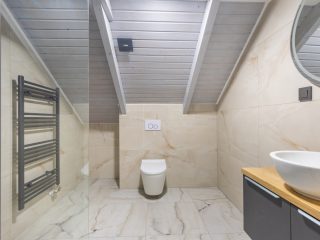 Eladó 140 m²-escsaládi ház Leányfalu, Móricz Zsigmond utca: 129'900'000 Ft