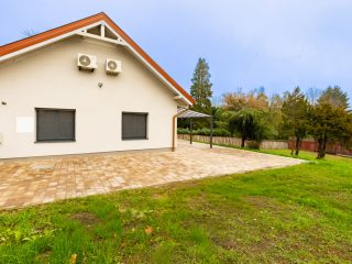 Eladó 140 m²-escsaládi ház Leányfalu, Móricz Zsigmond utca: 129'900'000 Ft