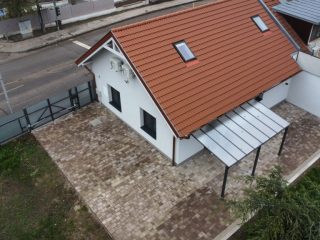 Eladó 140 m²-escsaládi ház Leányfalu, Móricz Zsigmond utca: 129'900'000 Ft