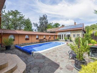 Eladó 183 m²-escsaládi ház Majosháza, Duna part: 220'000'000 Ft