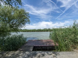 Eladó 183 m²-escsaládi ház Majosháza, Duna part: 220'000'000 Ft