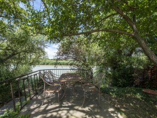 Eladó 183 m²-escsaládi ház Majosháza, Duna part: 220'000'000 Ft