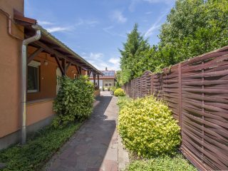 Eladó 183 m²-escsaládi ház Majosháza, Duna part: 220'000'000 Ft