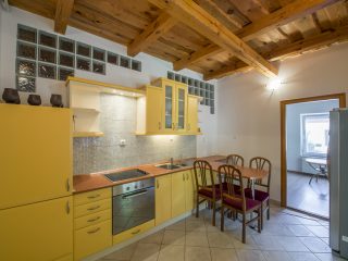 Eladó 183 m²-escsaládi ház Majosháza, Duna part: 220'000'000 Ft