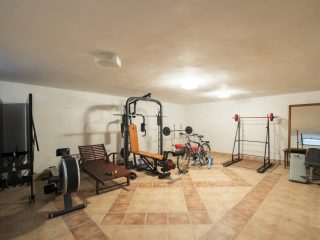 Eladó 183 m²-escsaládi ház Majosháza, Duna part: 220'000'000 Ft