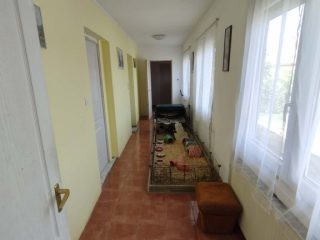 Eladó 140 m²-escsaládi ház Makád, Kendereskert utca: 60'000'000 Ft