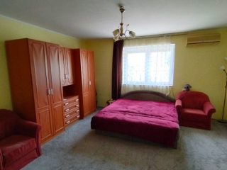 Eladó 140 m²-escsaládi ház Makád, Kendereskert utca: 60'000'000 Ft