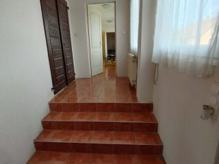 Eladó 140 m²-escsaládi ház Makád, Kendereskert utca: 60'000'000 Ft