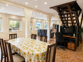 Eladó 220 m²-escsaládi ház Mende, Mende út: 115'000'000 Ft