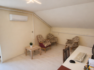 Eladó 220 m²-escsaládi ház Mende, Mende út: 115'000'000 Ft