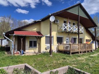 Eladó 220 m²-escsaládi ház Mende, Mende út: 115'000'000 Ft