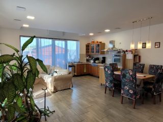 Eladó 168 m²-escsaládi ház Mogyoród, Nagyhomoki  közeli utca: 156'500'000 Ft