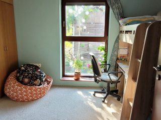 Eladó 168 m²-escsaládi ház Mogyoród, Nagyhomoki  közeli utca: 156'500'000 Ft