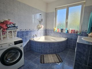 Eladó 110 m²-escsaládi ház Mogyoród, Szánkó közeli út: 125'000'000 Ft