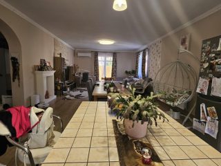 Eladó 110 m²-escsaládi ház Mogyoród, Szánkó közeli út: 125'000'000 Ft