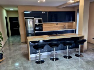 Eladó 134 m²-escsaládi ház Mogyoród, Szent Jakab közeli utca: 167'900'000 Ft