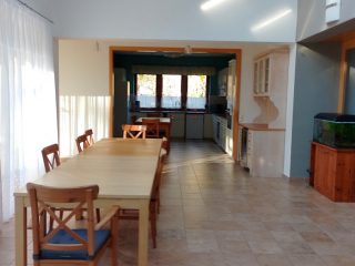 Eladó 296 m²-escsaládi ház Mogyoród, Szentjakab park: 285'000'000 Ft