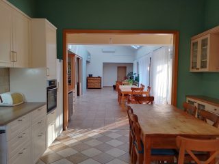 Eladó 296 m²-escsaládi ház Mogyoród, Szentjakab park: 285'000'000 Ft