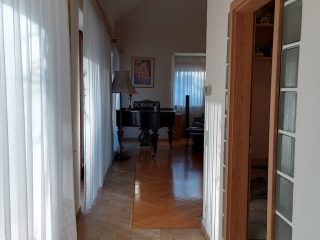 Eladó 296 m²-escsaládi ház Mogyoród, Szentjakab park: 285'000'000 Ft