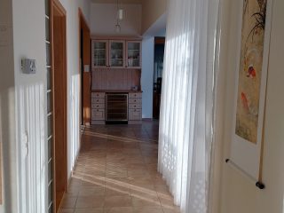 Eladó 296 m²-escsaládi ház Mogyoród, Szentjakab park: 285'000'000 Ft