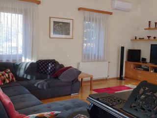 Eladó 296 m²-escsaládi ház Mogyoród, Szentjakab park: 285'000'000 Ft