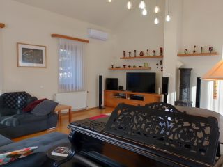 Eladó 296 m²-escsaládi ház Mogyoród, Szentjakab park: 285'000'000 Ft