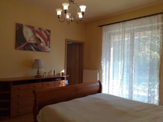 Eladó 296 m²-escsaládi ház Mogyoród, Szentjakab park: 285'000'000 Ft