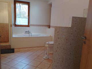 Eladó 296 m²-escsaládi ház Mogyoród, Szentjakab park: 285'000'000 Ft