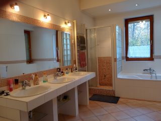 Eladó 296 m²-escsaládi ház Mogyoród, Szentjakab park: 285'000'000 Ft