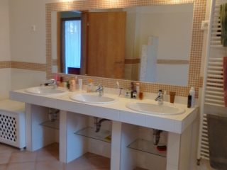 Eladó 296 m²-escsaládi ház Mogyoród, Szentjakab park: 285'000'000 Ft