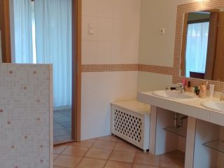 Eladó 296 m²-escsaládi ház Mogyoród, Szentjakab park: 285'000'000 Ft