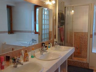 Eladó 296 m²-escsaládi ház Mogyoród, Szentjakab park: 285'000'000 Ft