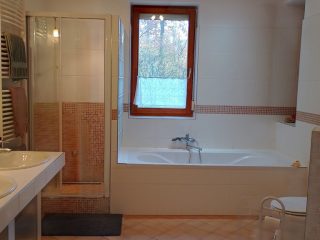 Eladó 296 m²-escsaládi ház Mogyoród, Szentjakab park: 285'000'000 Ft