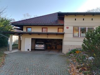 Eladó 296 m²-escsaládi ház Mogyoród, Szentjakab park: 285'000'000 Ft