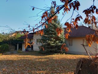 Eladó 296 m²-escsaládi ház Mogyoród, Szentjakab park: 285'000'000 Ft