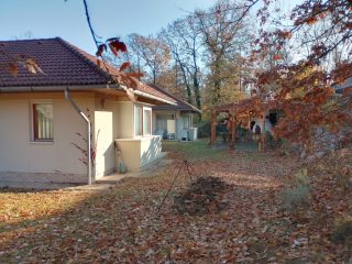 Eladó 296 m²-escsaládi ház Mogyoród, Szentjakab park: 285'000'000 Ft