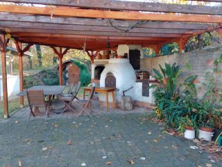 Eladó 296 m²-escsaládi ház Mogyoród, Szentjakab park: 285'000'000 Ft